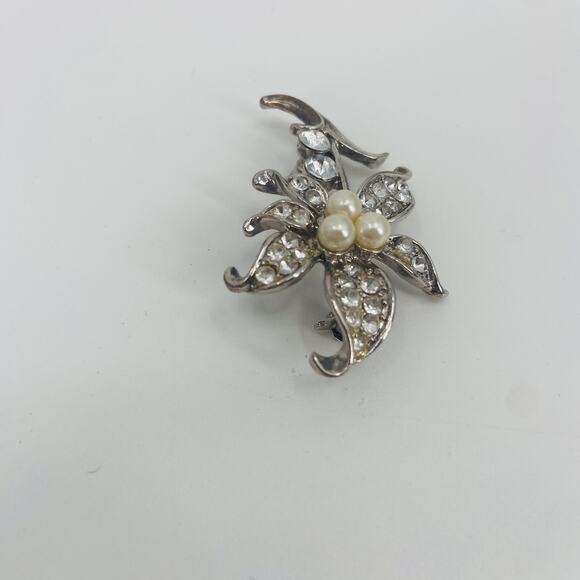 Diamond Flower brooch - Picture 3 of 6
